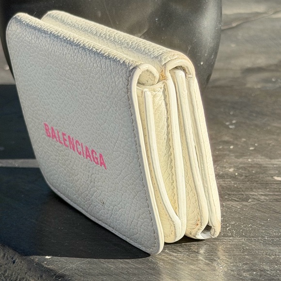 Balenciaga White with Pink Logo Wallet - Picture 4 of 11